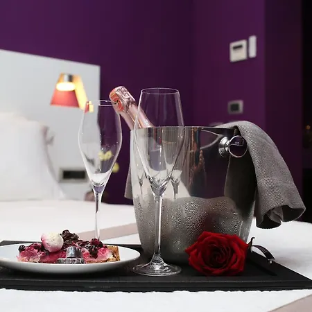 Szálloda Neranxi Boutique Hotel - Ish Divina Tirana