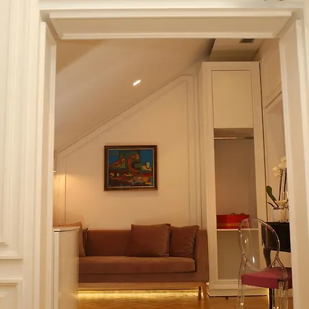 Szálloda Neranxi Boutique Hotel - Ish Divina Tirana