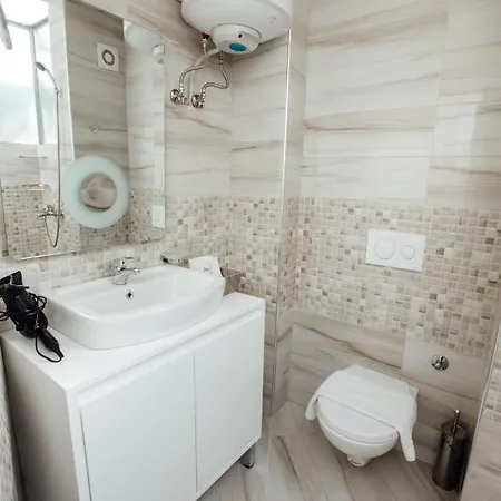 Neranxi Boutique Hotel - Ish Divina 4*
